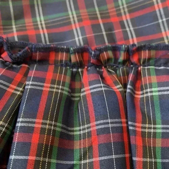 Tommy Hilfiger plaid mini  skirt, fit and flare w ruffle at  the waist - Picture 4 of 9